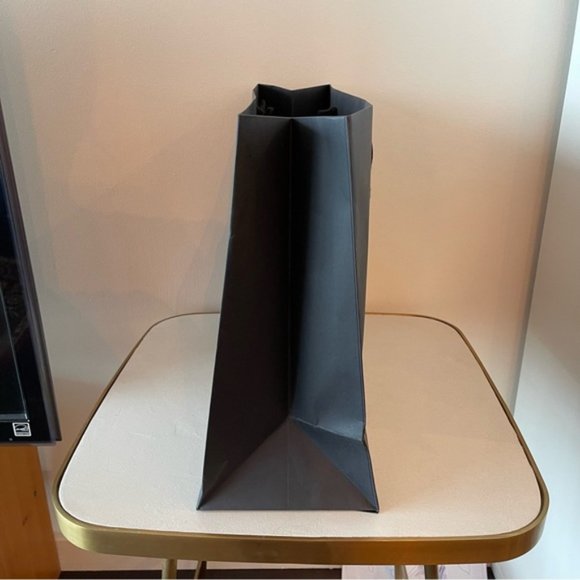 Authentic Large Gucci Black Paper shopping Bag for purse - Picture 2 of 8